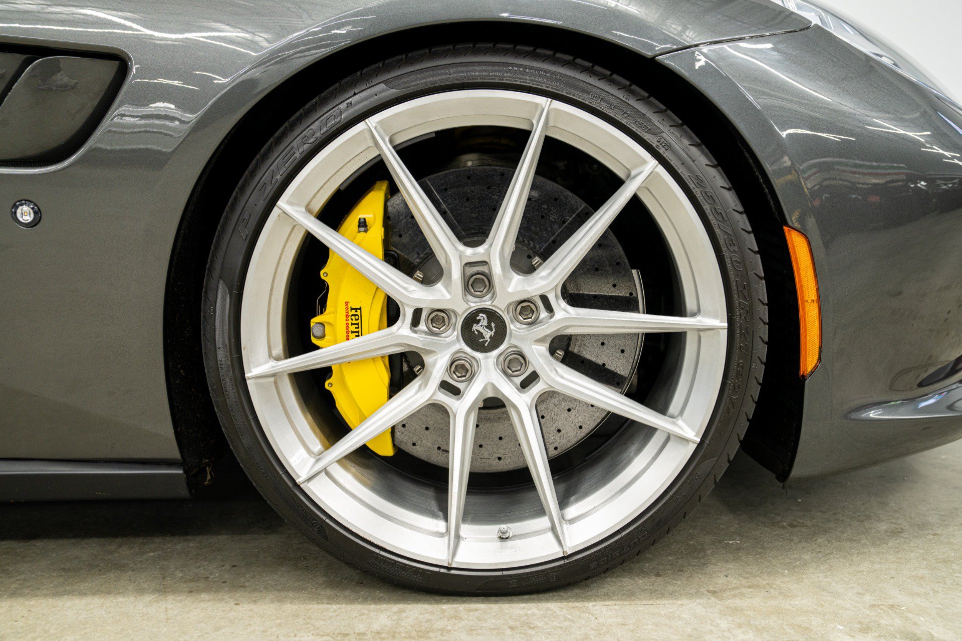 Used 2018 Ferrari GTC4Lusso AWD/4WD image 41