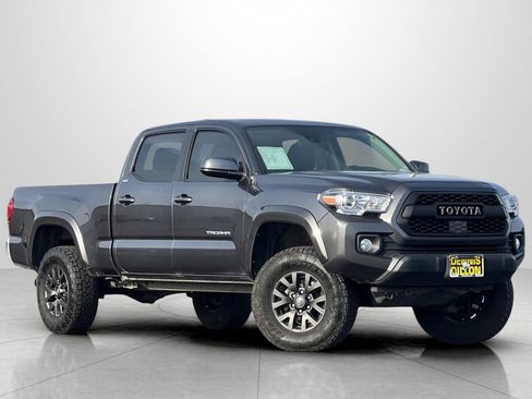 Used 2022 Toyota Tacoma SR5 image 2
