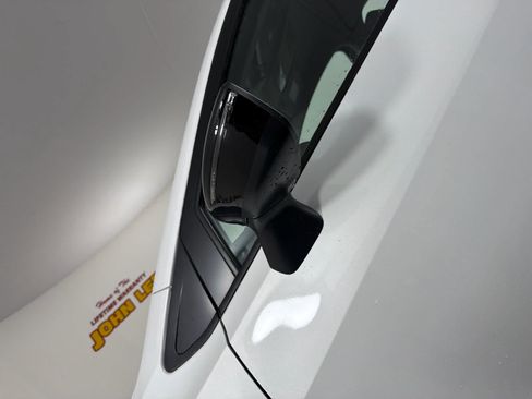 Used 2025 Nissan Versa SR w/ Trunk Package FWD image 13