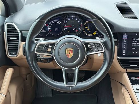 Used 2020 Porsche Cayenne AWD/4WD image 16