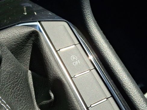 Certified 2023 Volkswagen Taos SE w/ Black Wheel Package AWD/4WD image 25