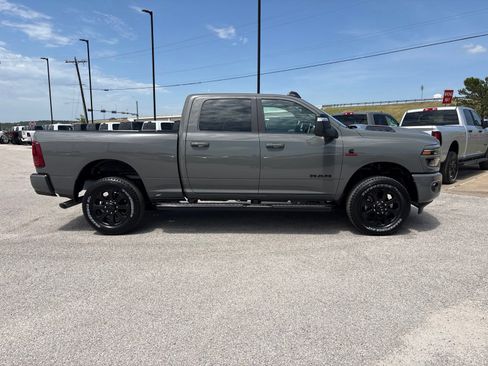 New 2026 RAM 2500 Laramie AWD/4WD image 7