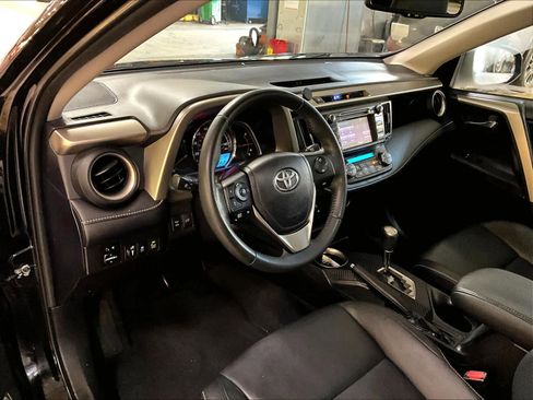 Used 2014 Toyota RAV4 Limited w/ Technology Package image 8