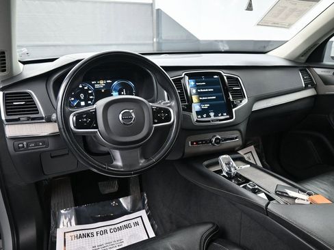 Used 2022 Volvo XC90 T8 Inscription image 10