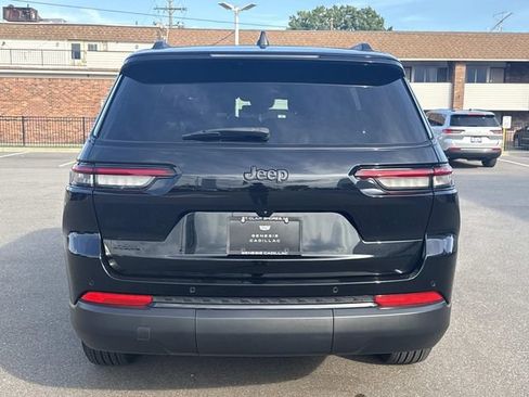 Used 2024 Jeep Grand Cherokee L Laredo AWD/4WD image 7