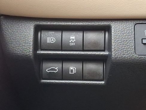 Used 2021 Toyota Avalon XLE image 27