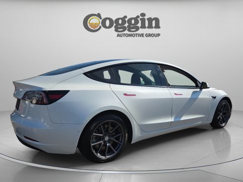 Used 2021 Tesla Model 3 Standard Range Plus RWD image 5