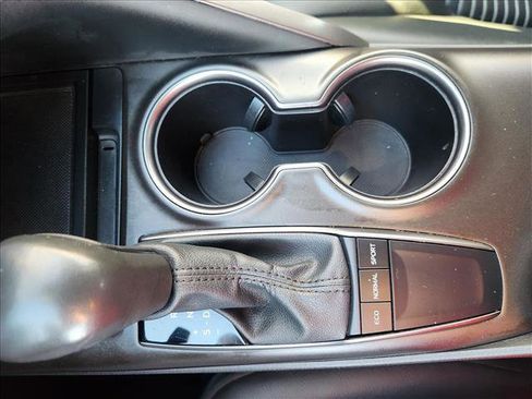 Used 2024 Toyota Camry SE image 33