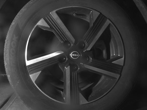 Used 2025 Nissan Sentra SV image 13