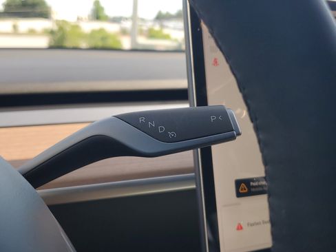 Used 2022 Tesla Model 3 Long Range AWD/4WD image 24