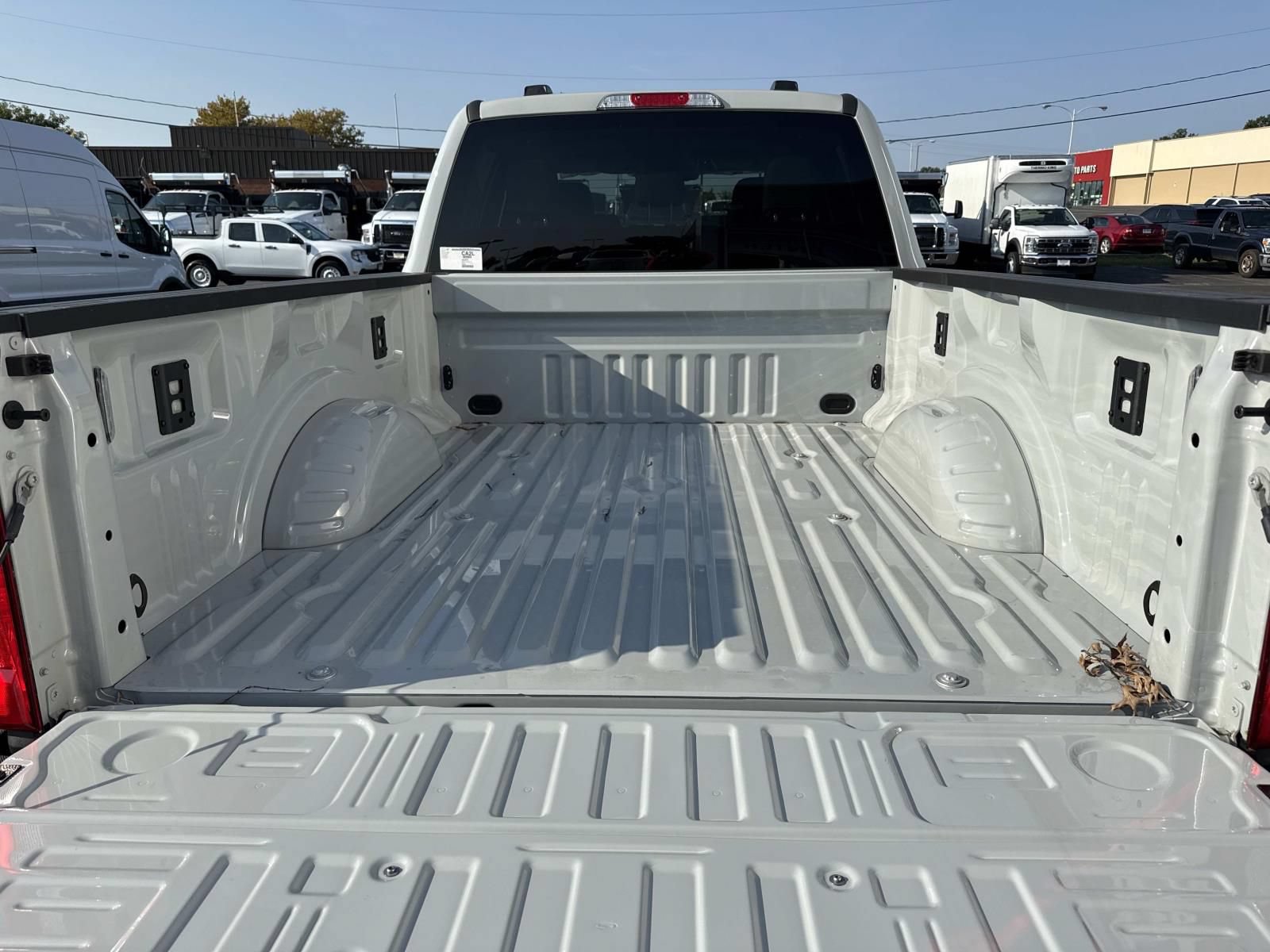 New 2026 Ford F250 XLT w/ FX4 Off-Road Package AWD/4WD image 12