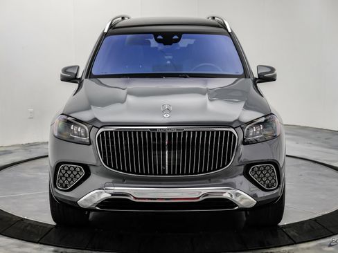Used 2024 Mercedes-Benz Maybach GLS 600 4MATIC image 36