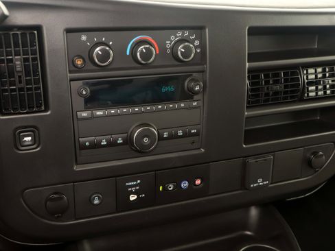 Used 2025 Chevrolet Express 3500 LS image 25