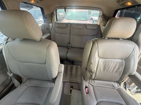 Used 2004 Toyota Sienna XLE w/ XLE Pkg 10 FWD image 11