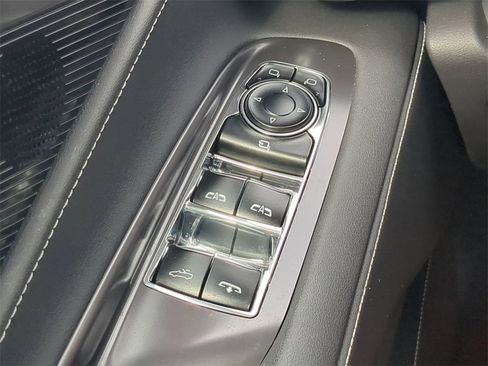 Used 2024 Chevrolet Corvette Stingray Preferred Conv image 23