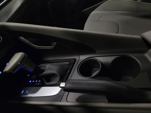 Used 2025 Hyundai Elantra Sport image 26