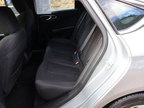 Used 2015 Chrysler 200 Limited w/ Convenience Group FWD image 18