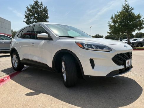 Used 2021 Ford Escape SE FWD image 4
