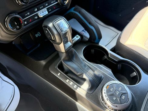 Used 2022 Ford Bronco Wildtrak image 32