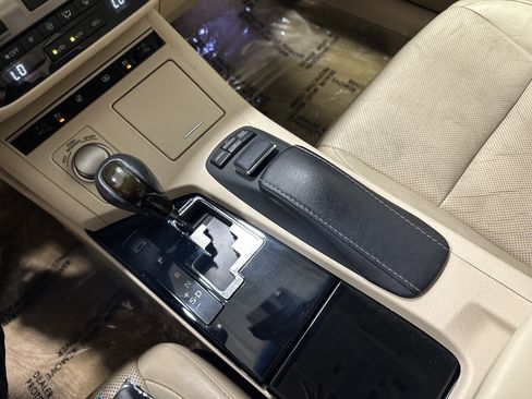 Used 2014 Lexus ES 350 w/ Luxury Package FWD image 26