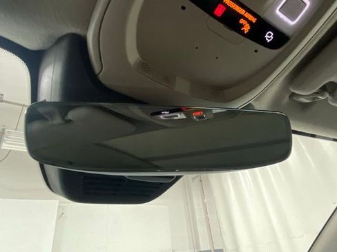 Used 2025 Volvo XC40 B5 Core image 28