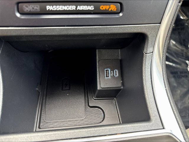 Certified 2024 Ford Edge Titanium AWD/4WD image 19