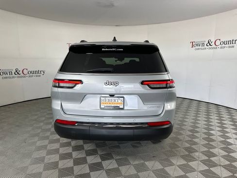 New 2025 Jeep Grand Cherokee L Limited image 8