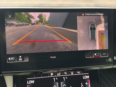 Used 2019 Audi e-tron Prestige w/ Prestige Package AWD/4WD image 26