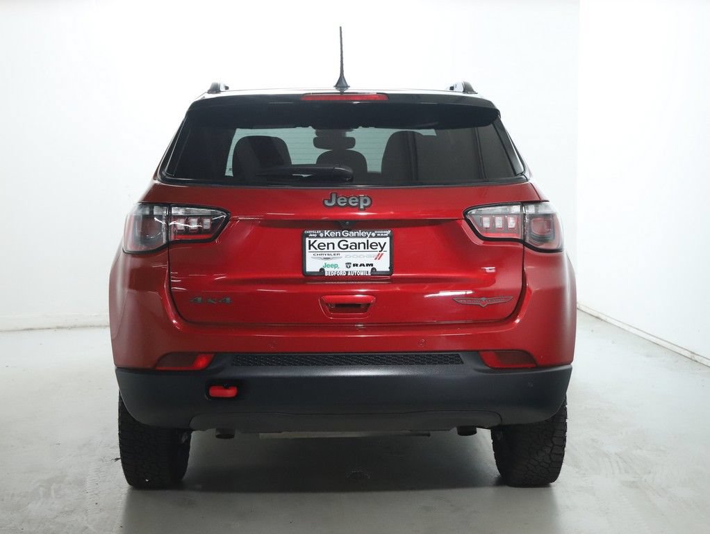 Used 2025 Jeep Compass Trailhawk AWD/4WD image 47