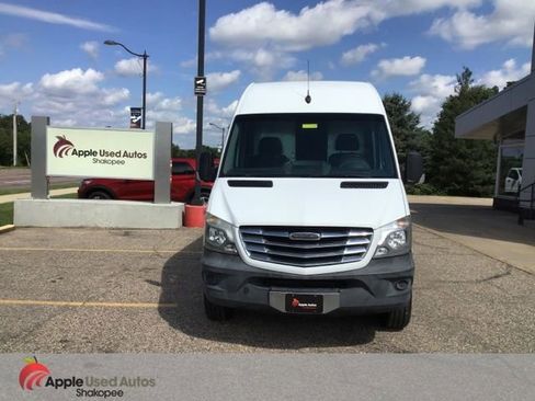 Used 2014 Freightliner Sprinter 2500 image 2