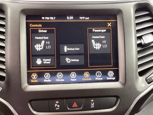 Used 2022 Jeep Cherokee Trailhawk image 22