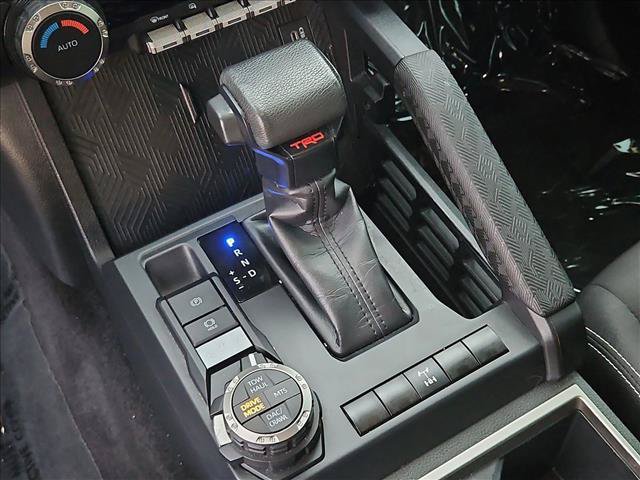Certified 2024 Toyota Tacoma TRD Off-Road AWD/4WD image 17