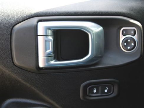 Used 2022 Jeep Wrangler Unlimited Sport AWD/4WD image 11