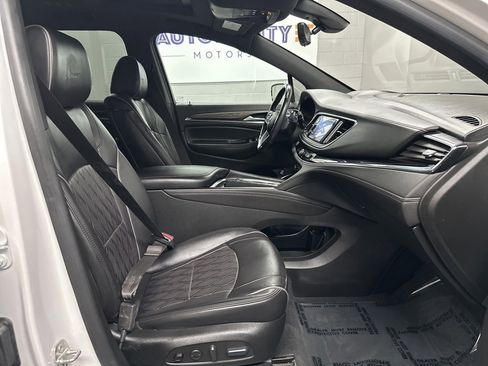 Used 2022 Buick Enclave Avenir w/ Avenir Technology Package image 21