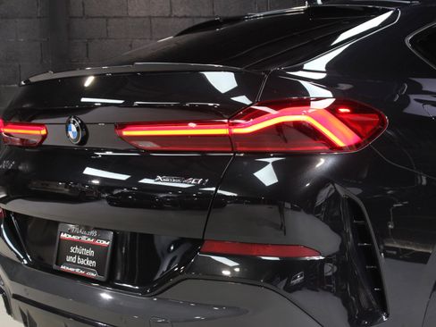 Used 2023 BMW X6 xDrive40i w/ M Sport Package image 12