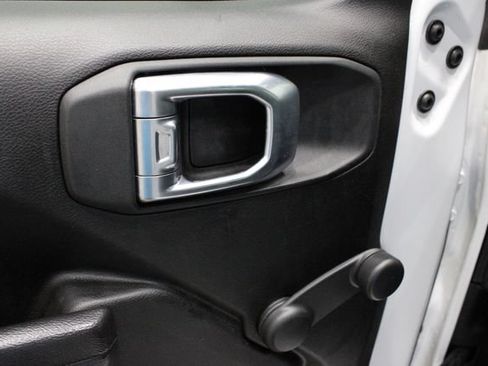 Used 2022 Jeep Wrangler Unlimited Sport AWD/4WD image 17