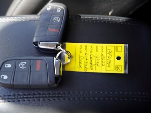 Used 2022 Jeep Compass Latitude image 2