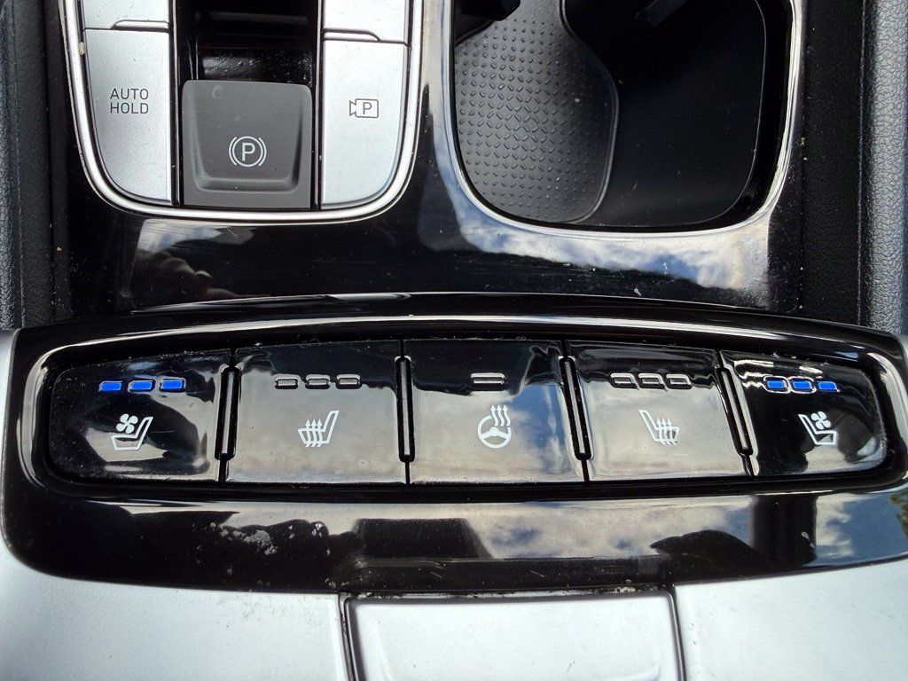 Used 2024 Hyundai Santa Cruz Limited AWD/4WD image 27