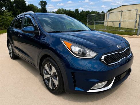 Used 2018 Kia Niro LX FWD image 10