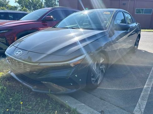 Certified 2024 Hyundai Elantra SEL w/ Convenience Package FWD image 1