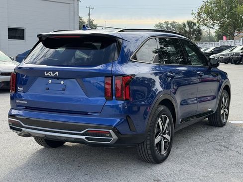 Certified 2023 Kia Sorento S FWD image 5