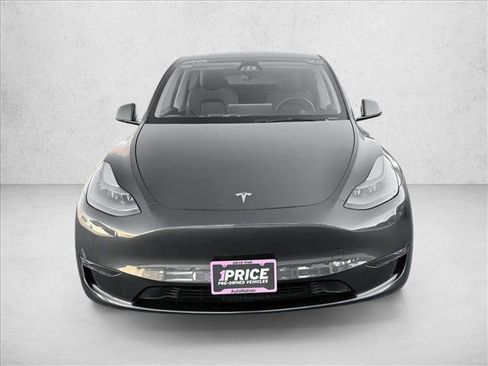 Used 2025 Tesla Model Y Long Range image 2