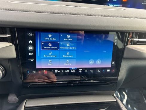 Used 2025 Lincoln Navigator Reserve image 27