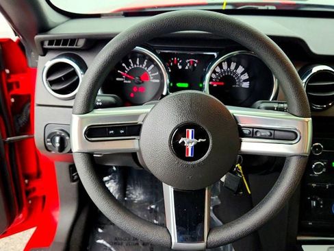 Used 2009 Ford Mustang GT RWD image 13