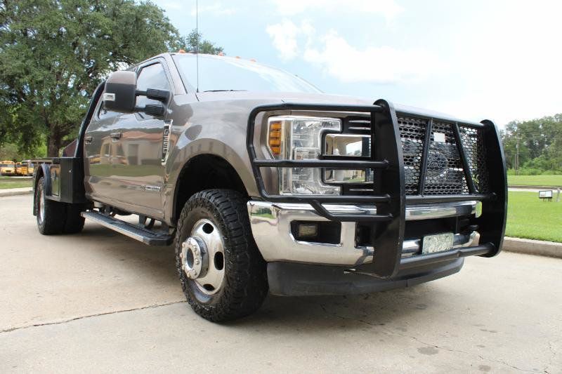 Used 2019 Ford F350 Lariat w/ Lariat Value Package AWD/4WD image 5