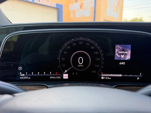 Used 2021 Cadillac Escalade Luxury RWD image 26