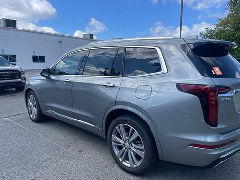 Used 2024 Cadillac XT6 Premium Luxury w/ Technology Package FWD image 2