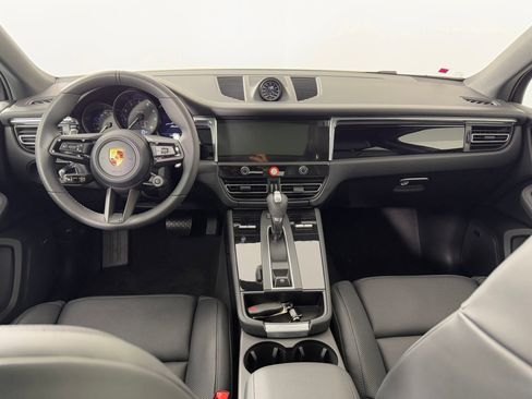Certified 2026 Porsche Macan AWD/4WD image 16