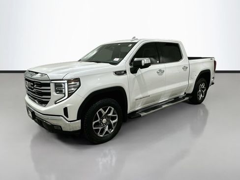 Used 2022 GMC Sierra 1500 SLT w/ SLT Premium Package AWD/4WD image 3