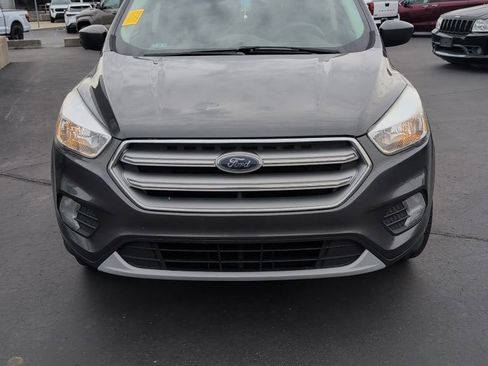 Used 2017 Ford Escape SE image 1